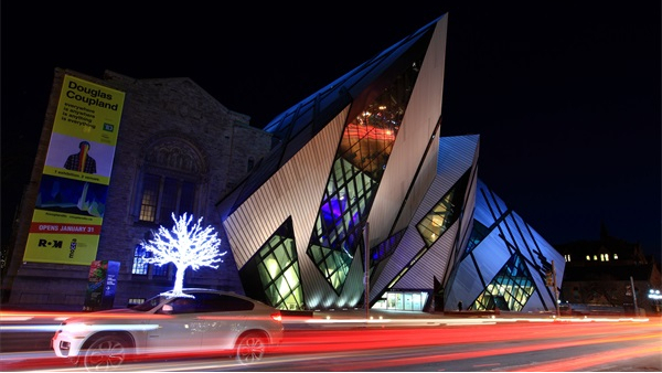 建筑亮化工程如何有效隱藏照明設(shè)備？